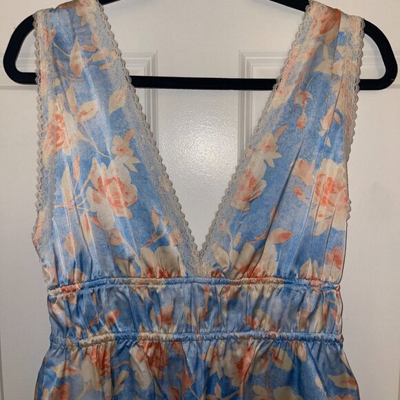 WAYF Plunging Neck Blue Tank Top - Picture 2 of 3